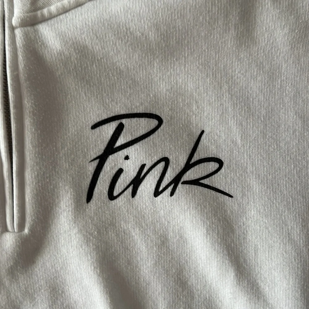 VS PINK sweatshirt size M NWOT - Picture 2 of 4